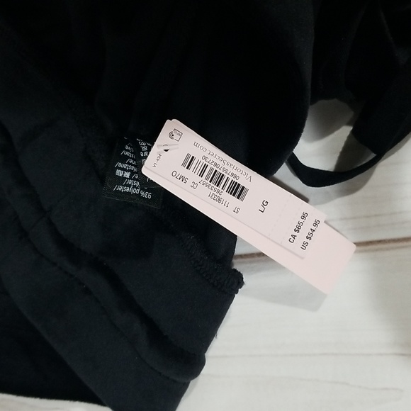 Victoria's Secret Women's Sweatpants Joggers Size L in Black Velvet - Picture 2 of 7